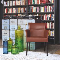 Chaise contemporaine / en tissu / en cuir...