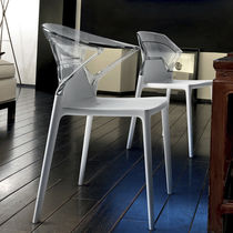 Chaise contemporaine / en polypropylène...