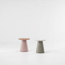 Table d'appoint contemporaine / en teck...