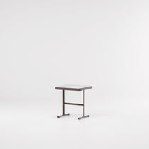 Table d'appoint contemporaine / en teck...