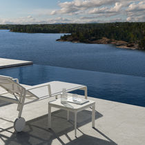 Table d'appoint contemporaine / en aluminium...