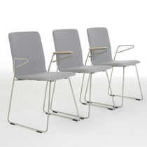 Chaise contemporaine / tapissée / avec accoudoirs...