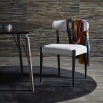 Chaise contemporaine / en tissu / avec piètement...