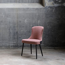 Chaise contemporaine / en tissu / avec piètement...
