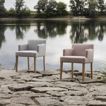 Chaise contemporaine / en tissu / en cuir...