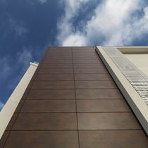 Bardage en panneaux / en céramique / vertical...