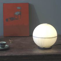 Lampe de table / contemporaine / en papier...