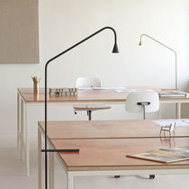Lampe de bureau / contemporaine / en laiton...