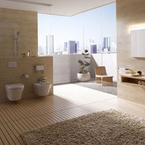 Bidet suspendu / en céramique
