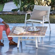 Table basse contemporaine / en teck / avec...