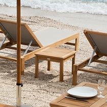 Table d'appoint contemporaine / en teck...
