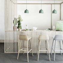 Chaise de bar contemporaine / en chêne /...