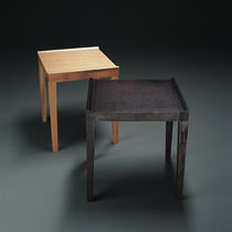 Table d'appoint contemporaine / en chêne...