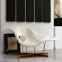 Fauteuil design organique / en polyuréthane...