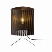 Lampe de table / en acier / en bois / contemporaine