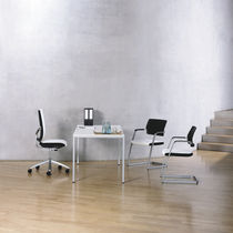 Chaise visiteur contemporaine / en tissu...