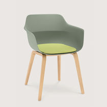 Chaise contemporaine / en placage de bois...