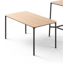 Table contemporaine / en chêne / en bois...