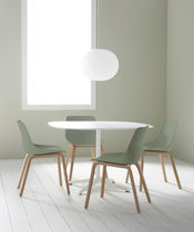 Chaise contemporaine / en placage de bois...