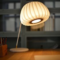 Lampe de table / en bouleau / en papier...