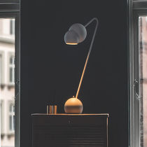 Lampe de table / en acier laqué / contemporaine...