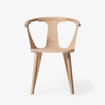 Chaise contemporaine / en tissu / en cuir...