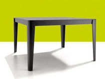 Table contemporaine / en bois / rectangulaire