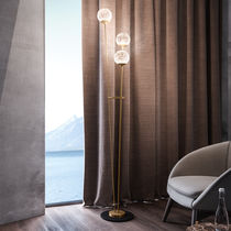Lampe sur pied / contemporaine / en laiton...