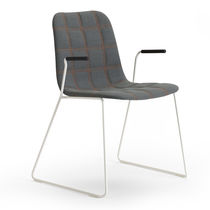 Chaise visiteur contemporaine / avec accoudoirs...
