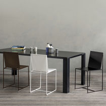 Chaise design minimaliste / en cuir / avec...