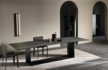 Table à manger contemporaine / en verre...