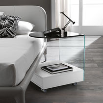 Table d'appoint contemporaine / en verre...