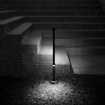Borne d'éclairage de jardin / contemporaine...