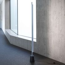 Lampe sur pied / en laiton / en aluminium...