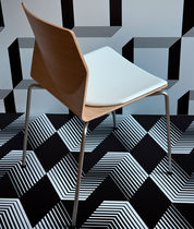 Chaise contemporaine / en tissu / en cuir...