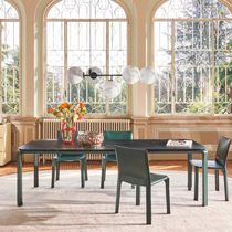 Table contemporaine / en bois / en marbre...