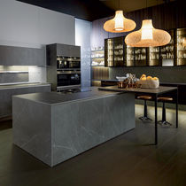 Cuisine contemporaine / en noyer / en pierre...
