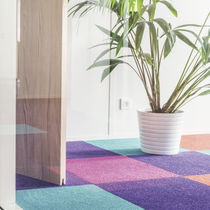 Moquette en dalles / tuftée / en polyamide...