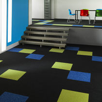 Moquette en dalles / bouclée / en polyamide...