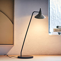 Lampe de table / en laiton / en fonte d'aluminium...