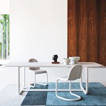 Table contemporaine / en MDF / avec piètement...