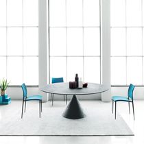 Table contemporaine / en MDF / en verre...