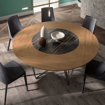 Table contemporaine / en bois / en marbre...
