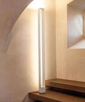 Colonne lumineuse contemporaine / en aluminium...