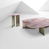 Table d'appoint contemporaine / en marbre...