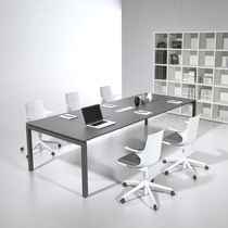 Table de réunion contemporaine / en métal...