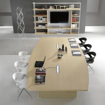Table de conférence contemporaine / en plaqué...