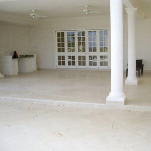 carrelage en pierre calcaire