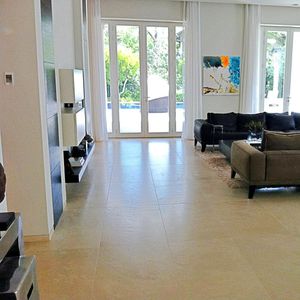 carrelage en pierre calcaire