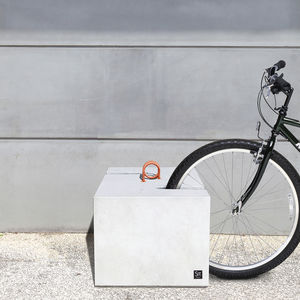 range-vélo en fer / en béton / sécurisé / pour espace public